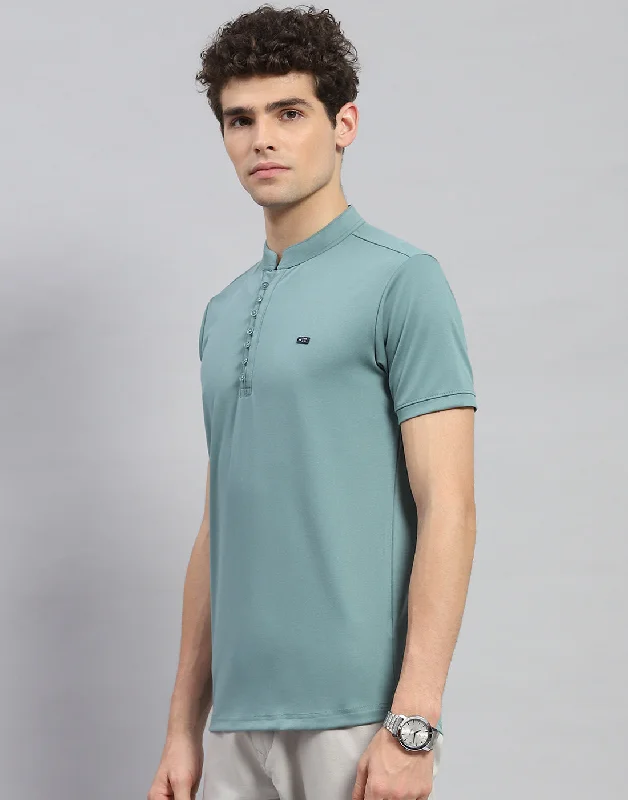 Men Green Solid  Mandarin Neck Half Sleeve T-Shirt