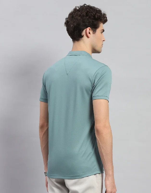 Men Green Solid  Mandarin Neck Half Sleeve T-Shirt