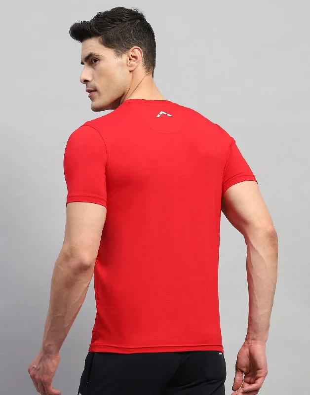 Men Red Solid V Neck Half Sleeve T-Shirt