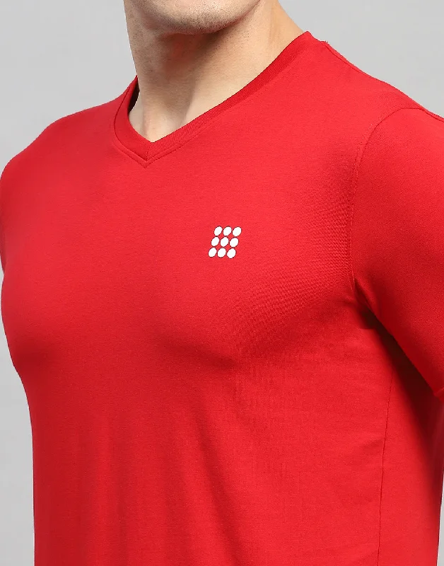 Men Red Solid V Neck Half Sleeve T-Shirt