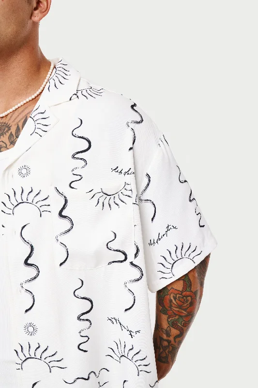 HAND-DRAWN ABSTRACT RESORT SHIRT - OFF WHITE