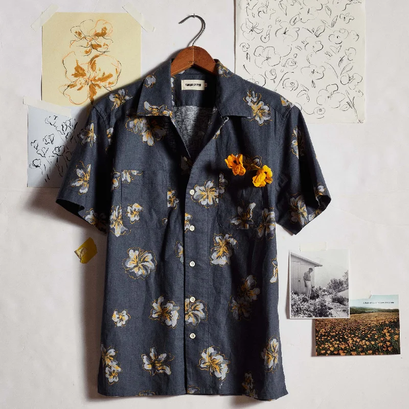 The Conrad Shirt in Dark Blue Floral